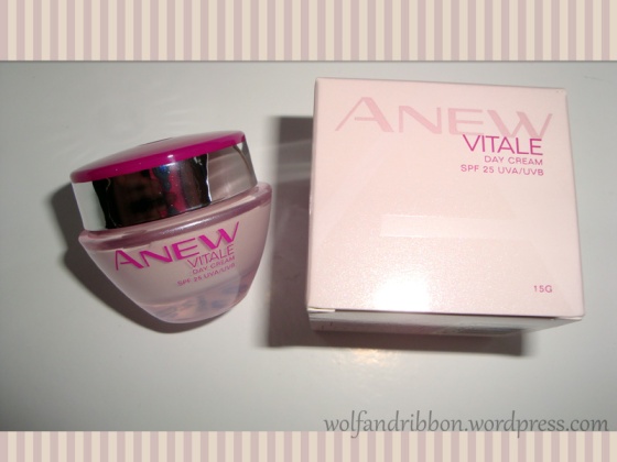 Anew Vitale Day Cream, Full size, Php 399.00